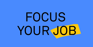 Der Satz "Focus your Job" auf pinkem Hintergrund - Informationen zur Berufsorientierung in der Medienbranche